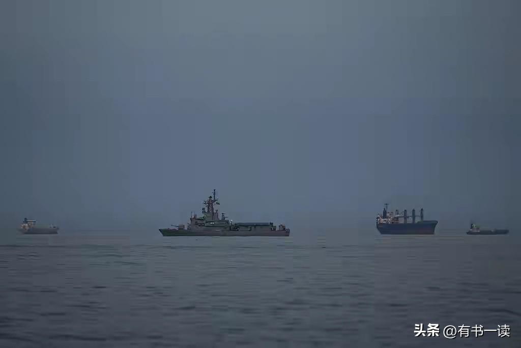 就在刚刚，伊朗武装部队放出狠话：正在霍尔木兹海峡采取重大行动！ 

很多人觉得伊