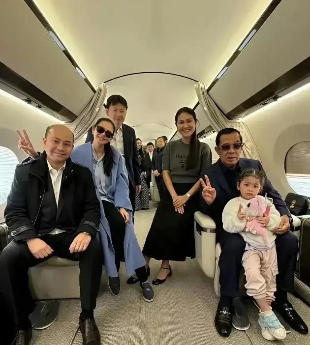 为什么泰国能把柬埔寨摁在地上打？因为柬埔寨的财富大都被洪森家族掌控，柬埔寨每年的