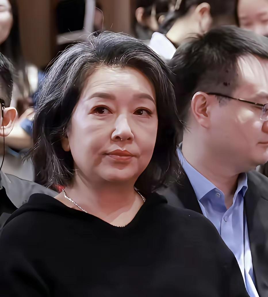 能憔悴成这个样子

说明平时日子不好过