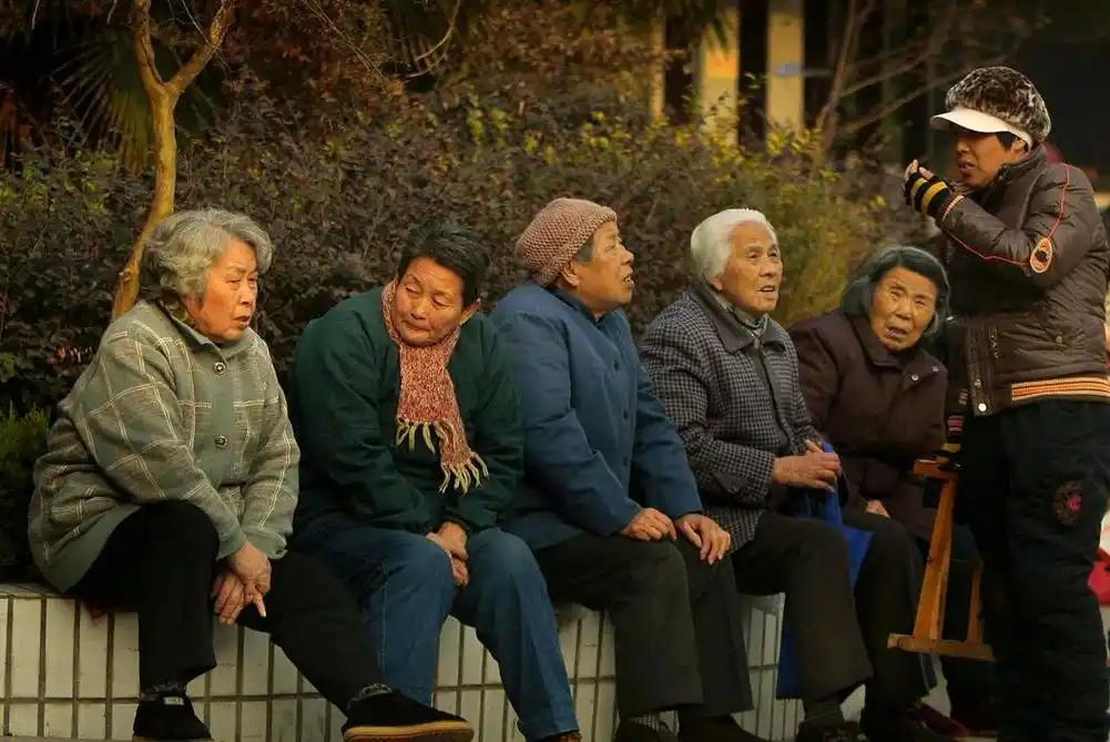 2026年全国养老金调整的正式通知目前还没有发布。很多失业人员都会关心医保接续问