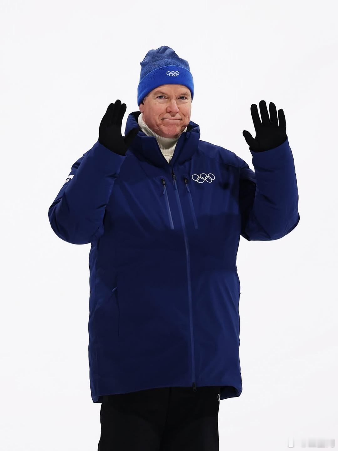 摩纳哥王室 🇲🇨阿尔贝亲王为单板滑雪男子大跳台(🇨🇳苏翊鸣获得铜牌🥉)