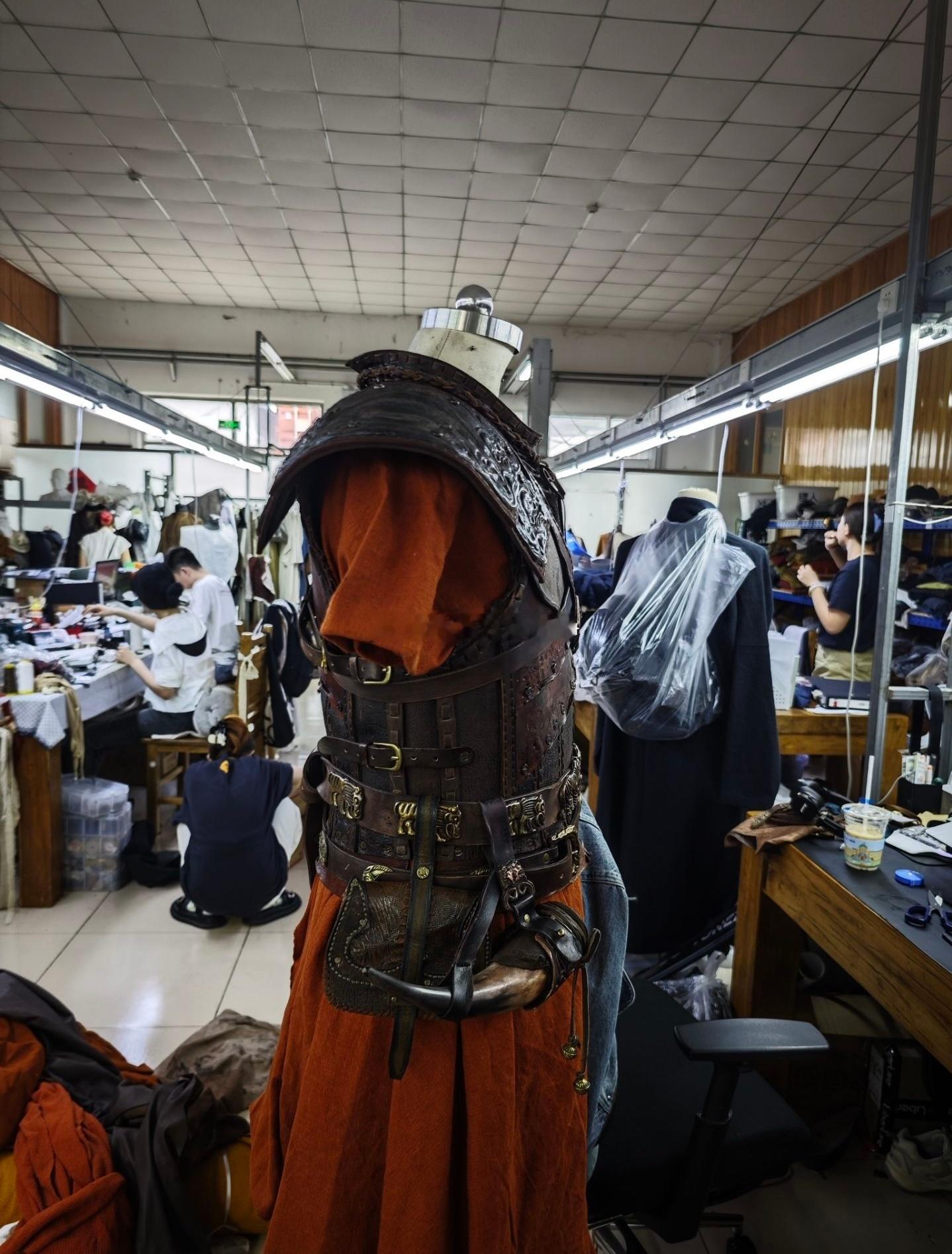 此沙  造型师发的可汗的甲胄电影镖人此沙和伊玄