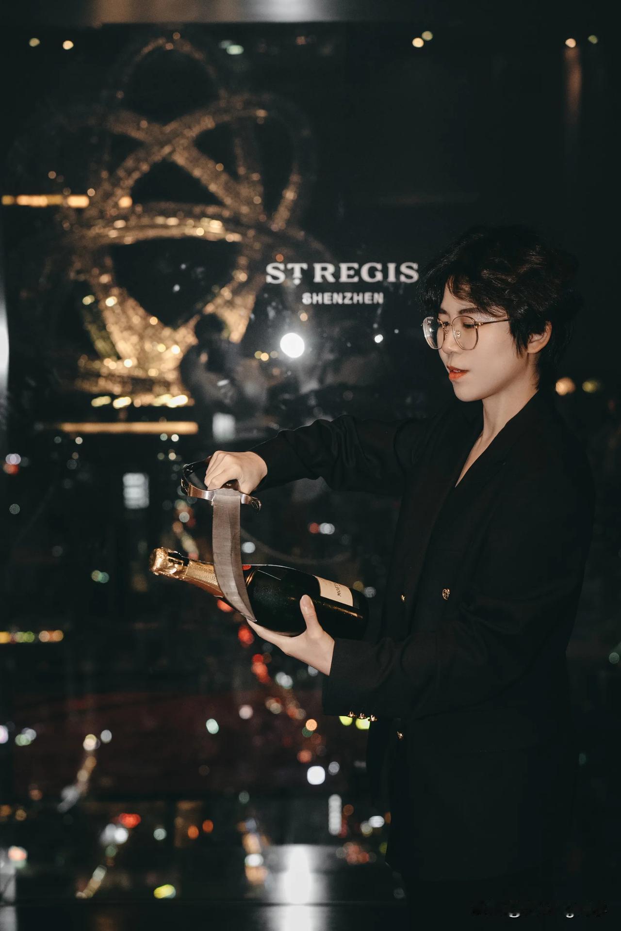 曾经听说过有一句话：
「会拍照的人，总是无法出现在照片里」
#拍照经历分享# #