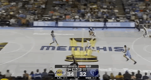 拉拉维亚，快攻单臂暴扣！ ​​​​