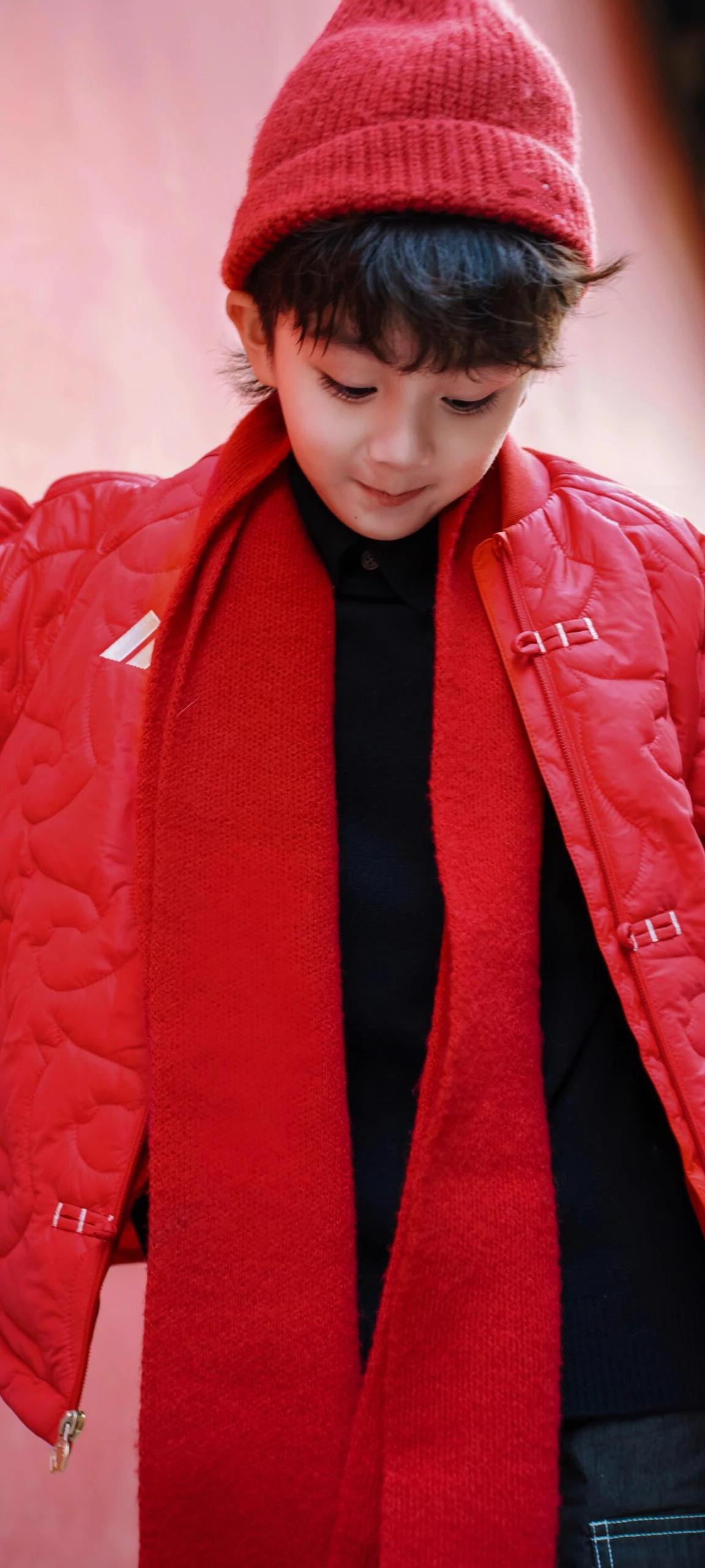 今日份美好分享摄影∴〈美好总发生在不经意间∴帅气∴可爱的小宝贝∴〉一[祈祷][祈