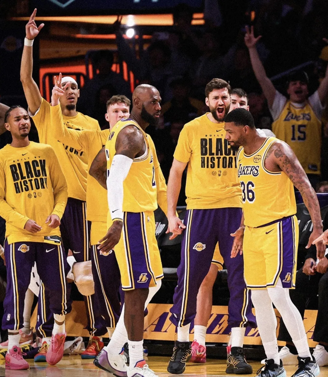 雷迪克觉悟了，昨天变阵，第一次使用了东契奇、里夫斯、斯玛特、詹姆斯和艾顿的首发阵