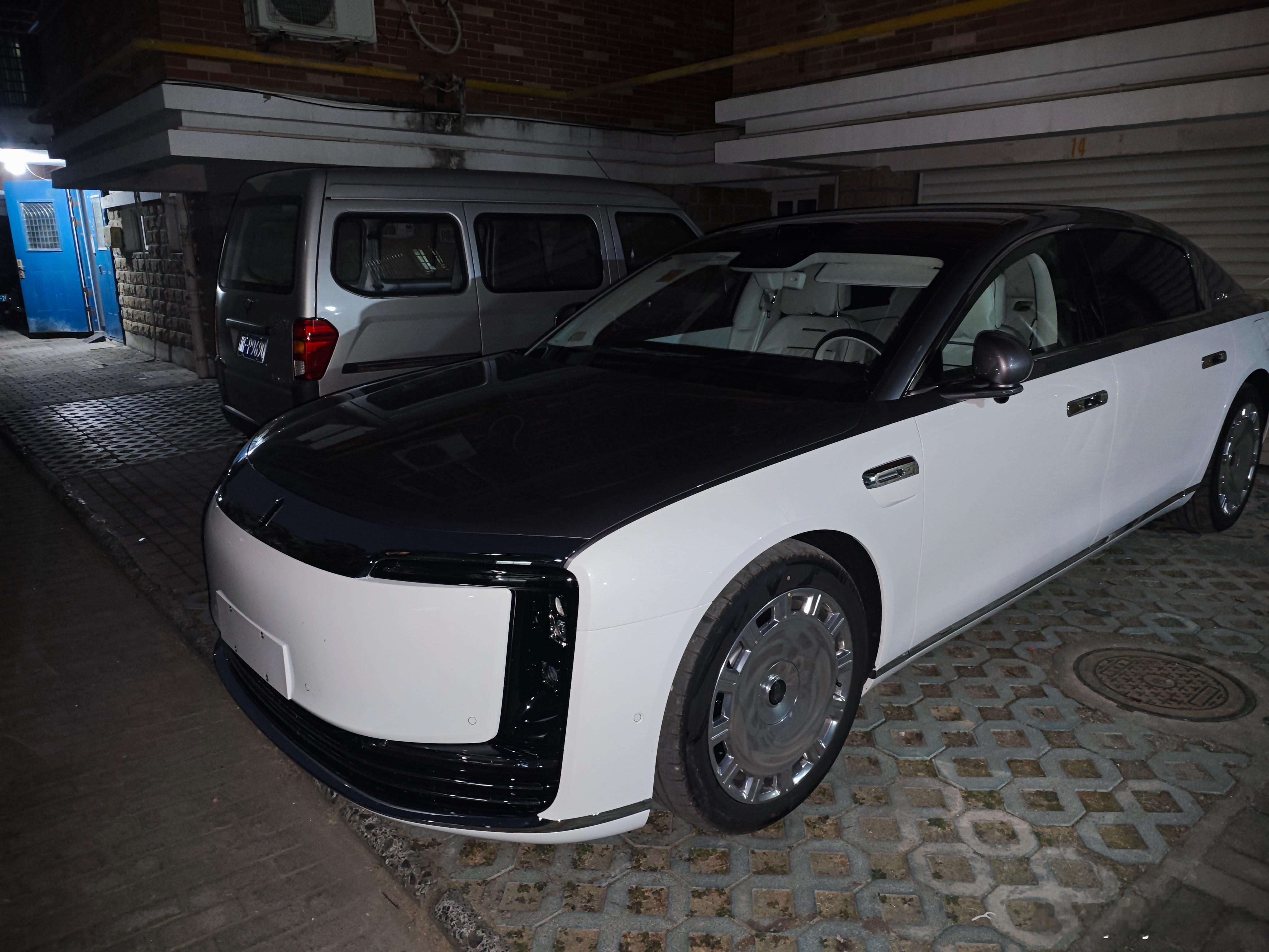 朋友新提的尊界s800 