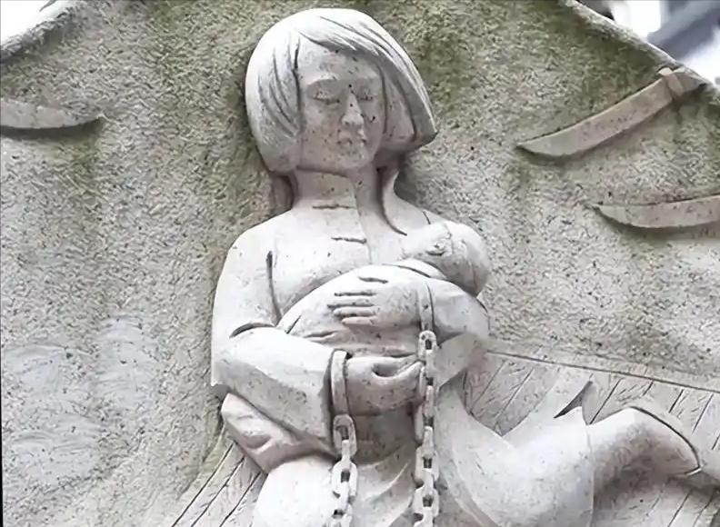 1928年，王月贞被拖上处刑台，当执行前，她突然激动道：“先等会，能不能让我提一