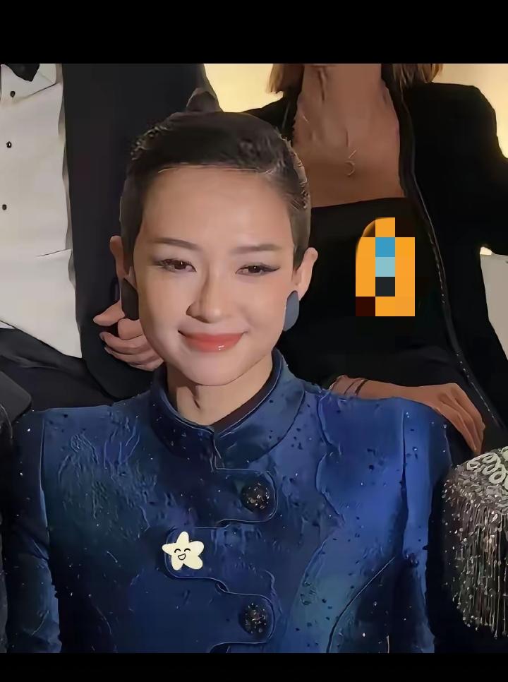 汪峰又要坐不住了!
他怎么也没想到，
章子怡都已经46岁的人了，这一次在米兰看秀
