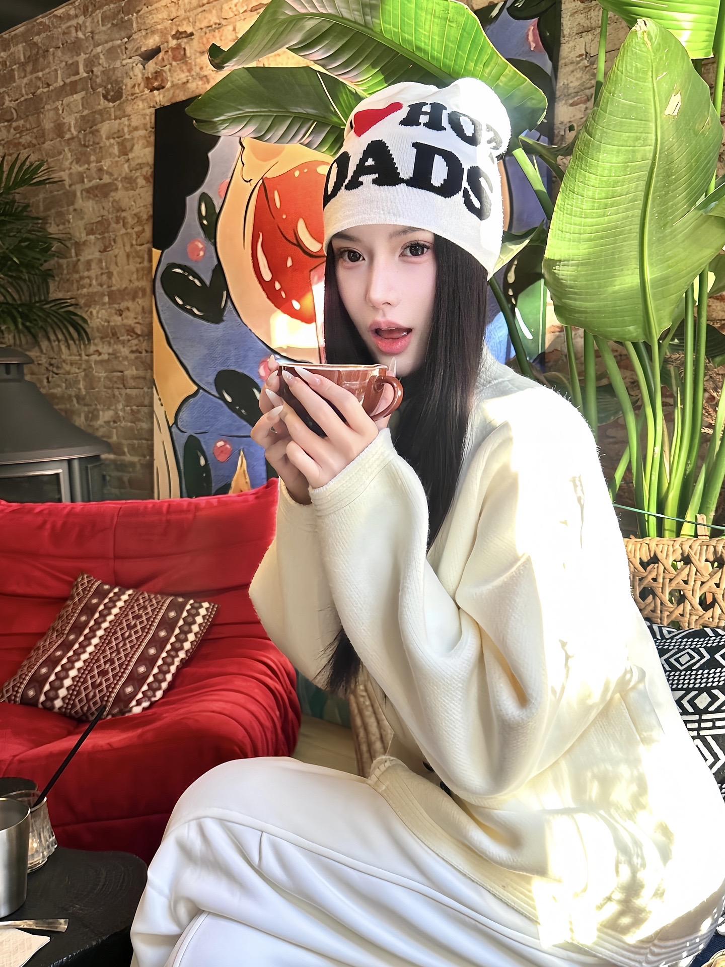 哥出门了。