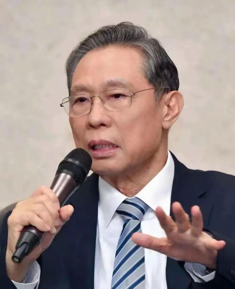 90岁的钟南山院士说：人这一辈子，拼到最后不是比谁钱多、官大，而是比谁还能自己利