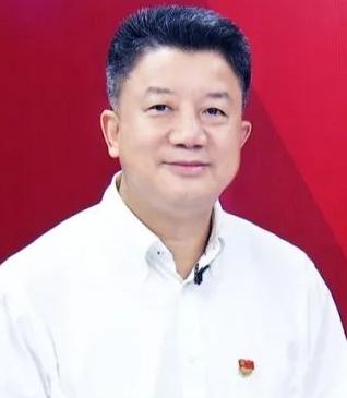 惠州！从笔杆子到教育之光，袁清林被请

1967年出生的老袁，华中师大高材生，毕