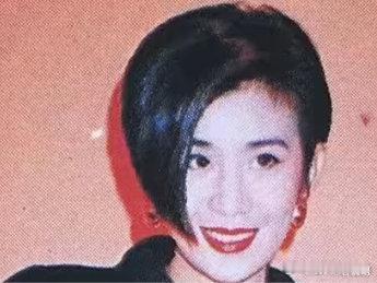 曝花少8大姐是吴君如 花少8大姐疑似吴君如 证据拉满！花少8大姐家居灯光与吴君如