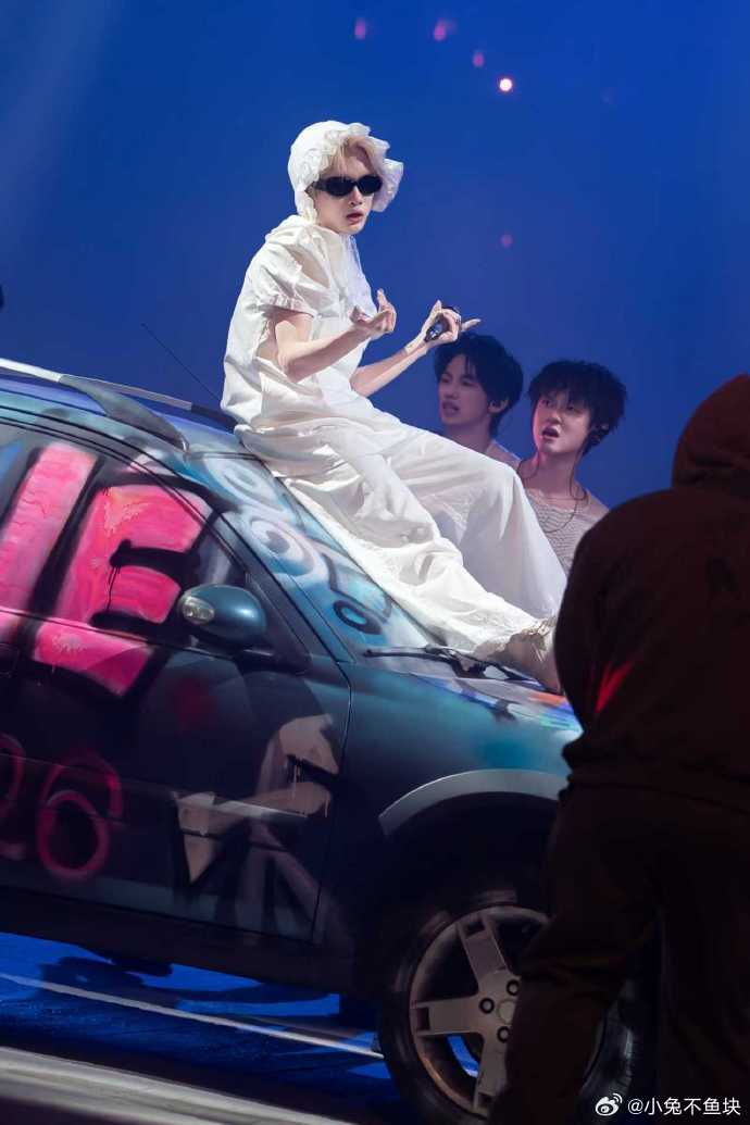 周震南南京演唱会官宣周震南南京演唱会官宣，心里满是温柔的欢喜，一直期待能亲临现场