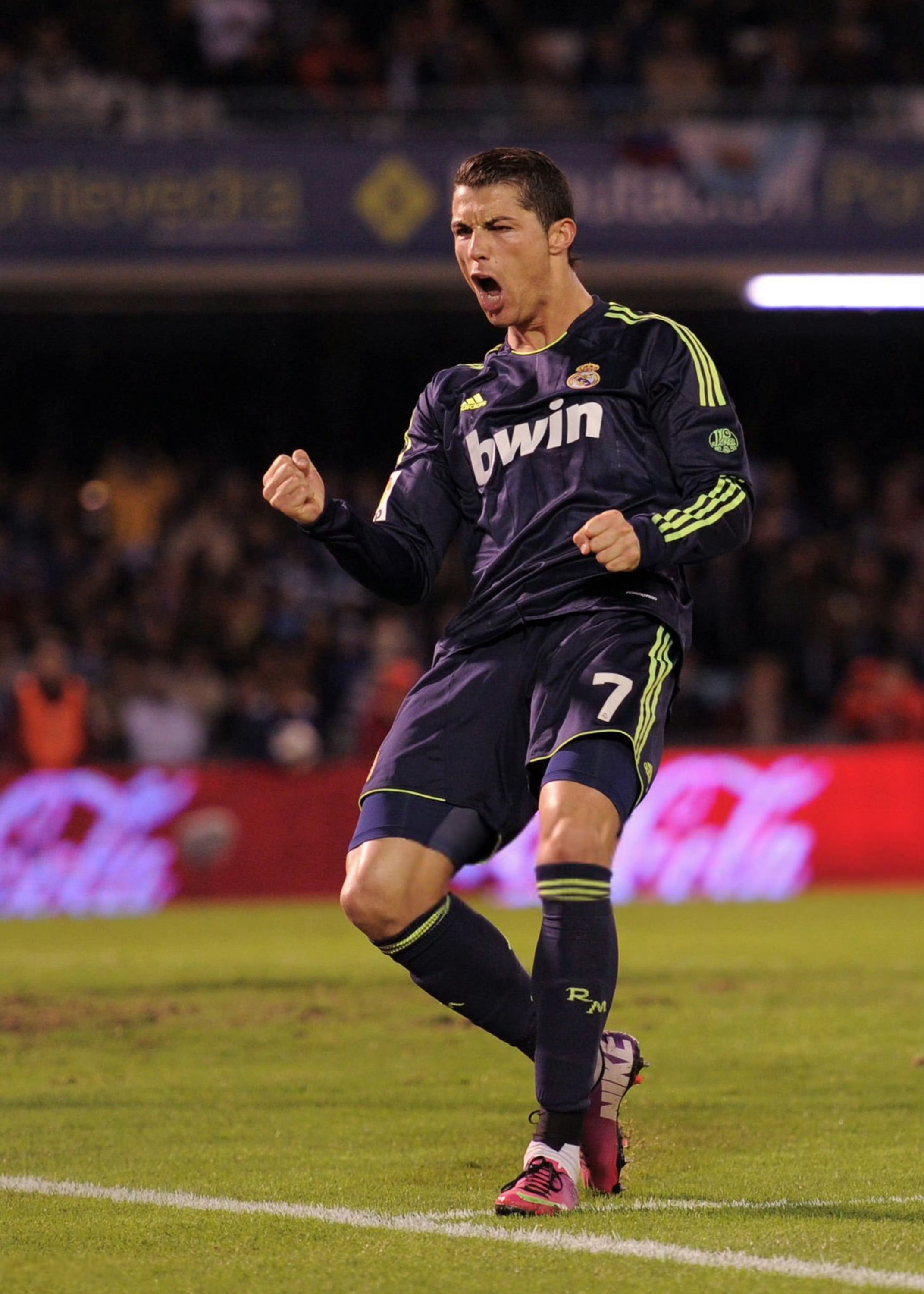 C罗和c罗一起siu到最后皇马皇马vs塞尔塔 🚨皇马队史vs塞尔塔进球最多的球