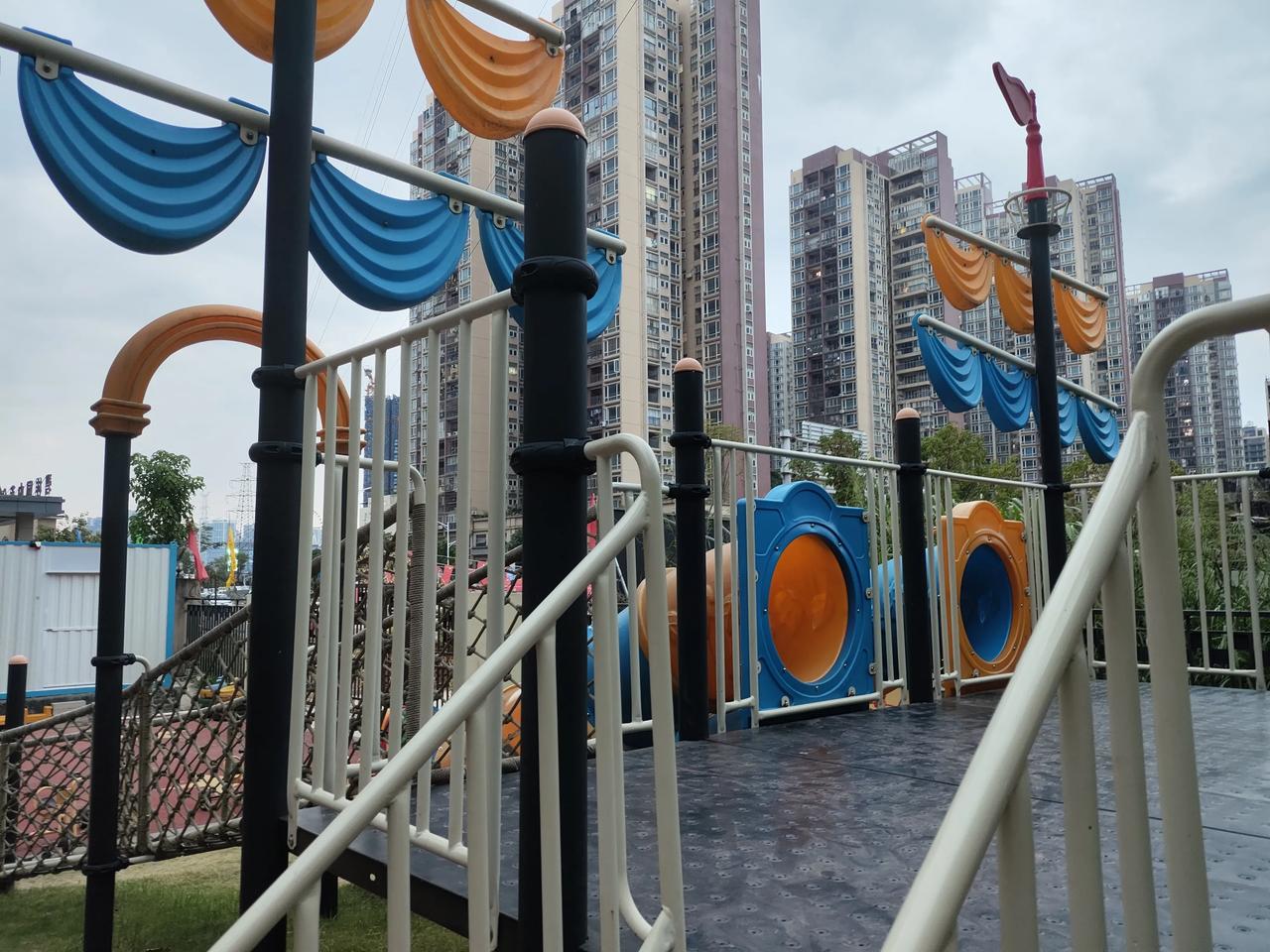 幼儿园分布：惠州大亚湾区的幼儿园遍布澳头街道、霞涌街道和西区街道。例如，澳头街道