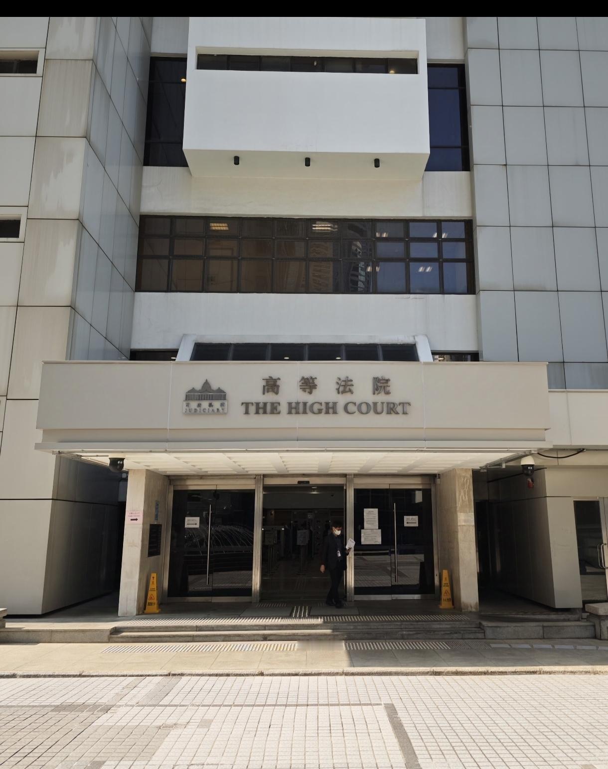 回归数十年了，还带那个难民头套。差评。这个职位没有家里的财力支持很难，所以都是非