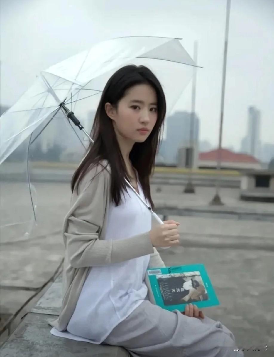 谁的童年DNA动了！刷到“38岁刘亦菲瘦了”的头条，突然心生感慨。我可是看着她的