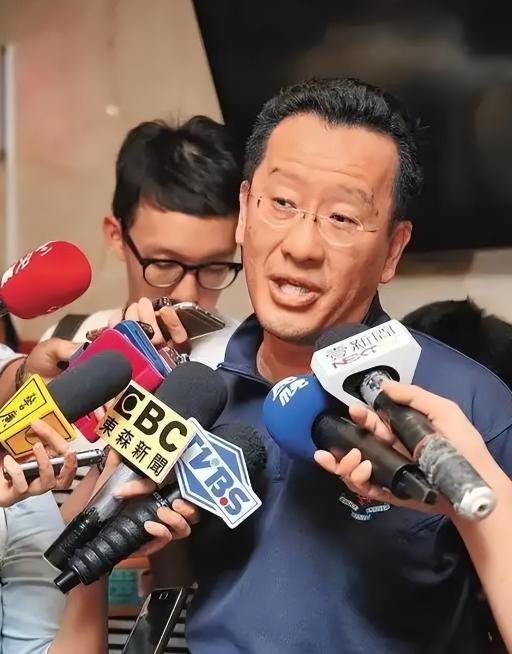 就在刚刚，
 
台“国防部长”顾立雄发布声明，
 
3月26日，针对特朗普宣布5