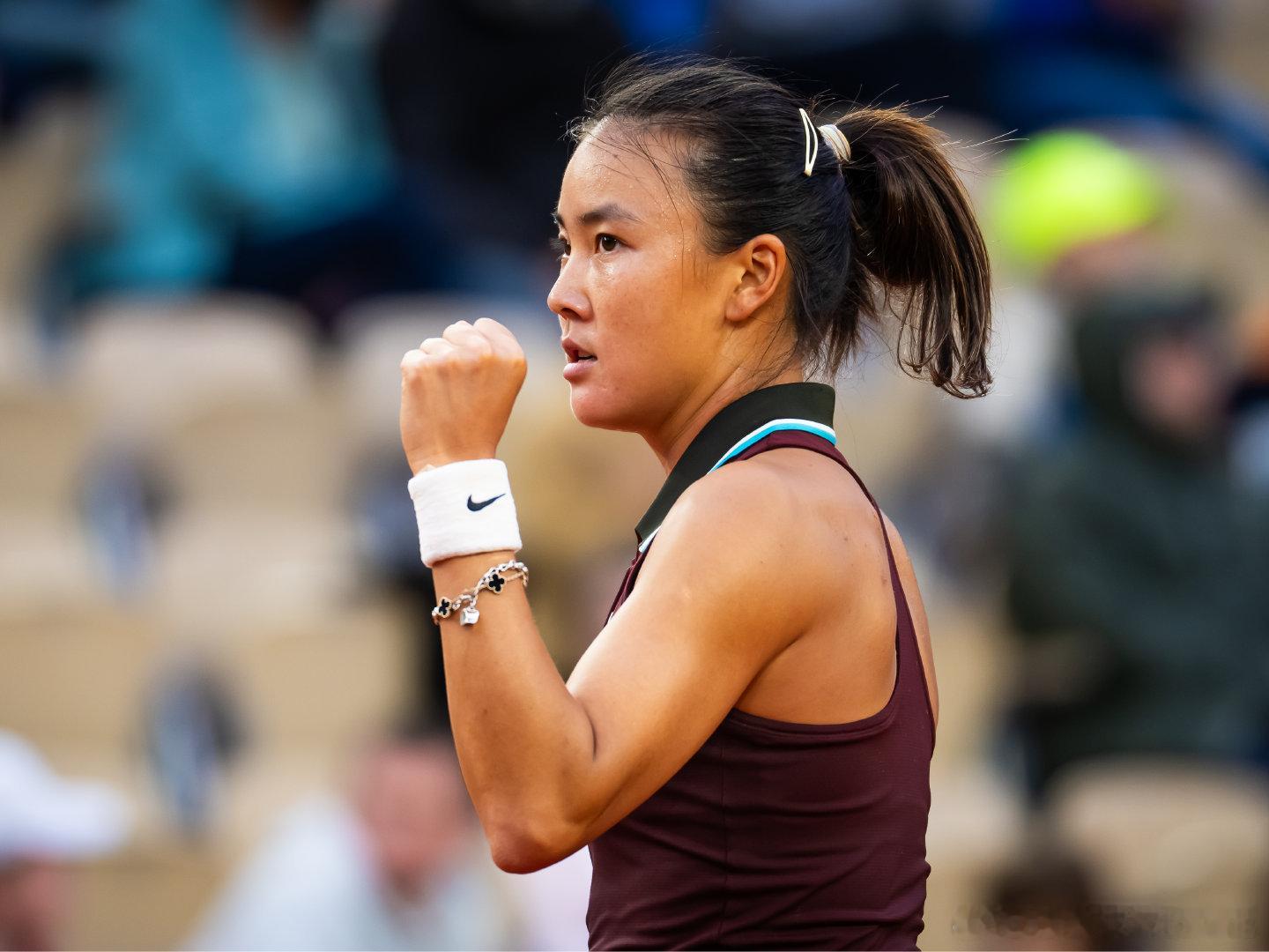WTA1000辛辛那提，袁悦2-1淘汰14号种子施耐德，晋级32强。三盘比分为：