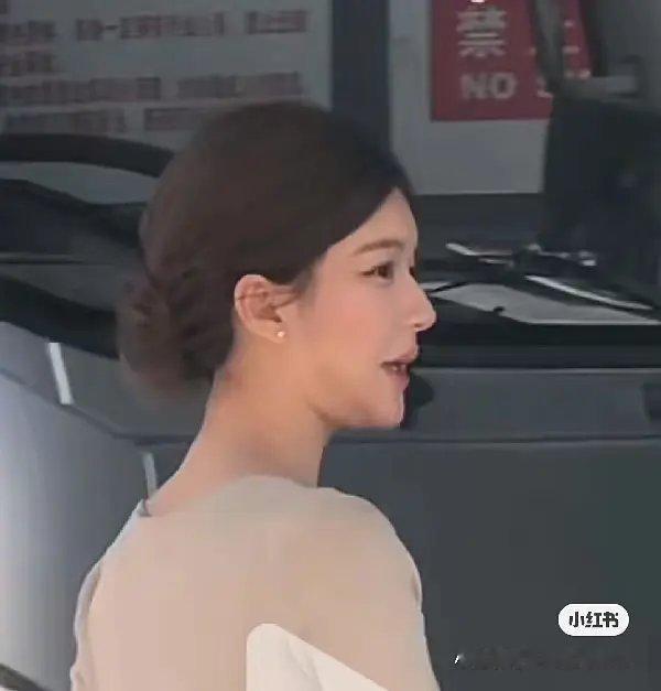 这是谁啊?真是修容成吨打 ​​​