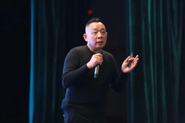 发展到今天这个阶段，中国需要更多的“胖东来”式的企业：

善待员工，善待上下游合