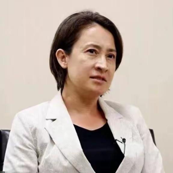 好生热闹，甚是嚣张！“台独”顽固分子萧美琴之流竟然连“日本天皇陛下华诞庆祝酒会”