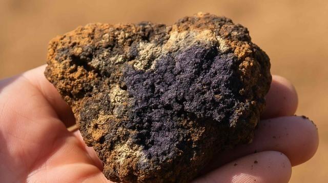 10月13日，中方回应了“所谓巴基斯坦利用中国设备和技术，向美国出口稀土一事”，