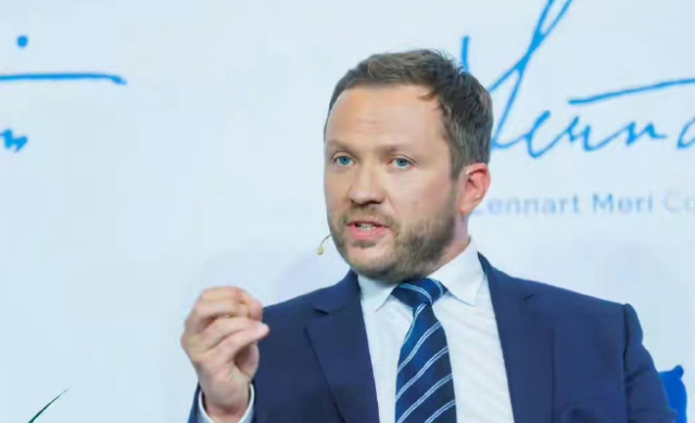 爱沙尼亚外长当众撂下狠话，称要想搞定莫斯科，必须先解决北京！在2025年12月的