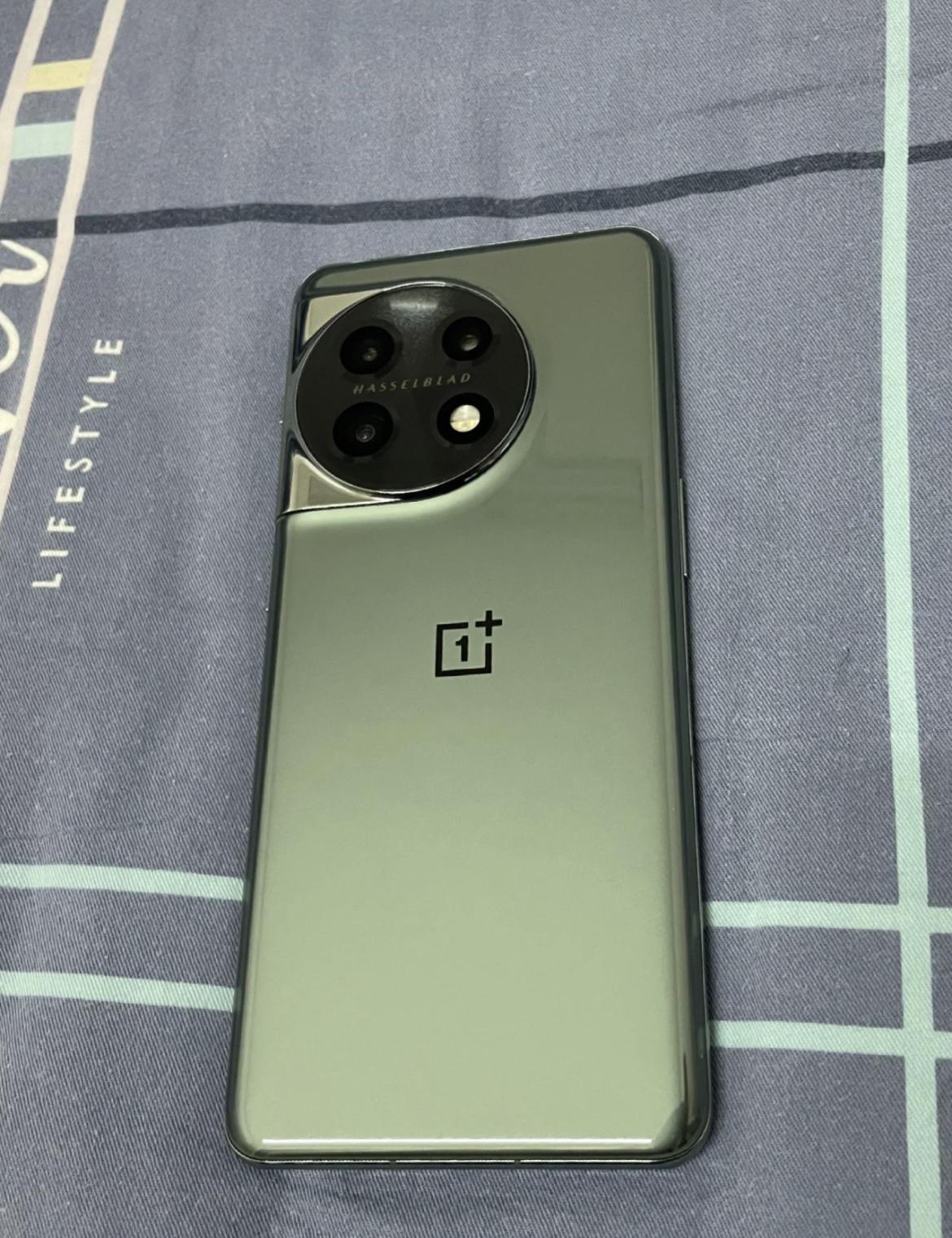 聊聊从iPhone 11换到一加11的体验吧，虽然都叫11，但差别还是挺明显的。