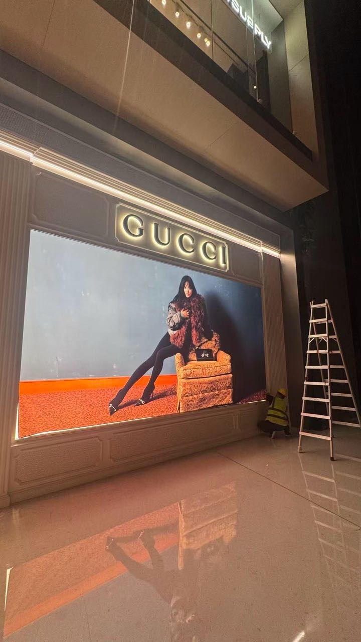GUCCI秋冬地广开始铺了 