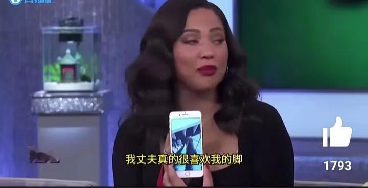 太敢说了！库里竟然还有这癖好[赞]
库里妻子阿耶莎此前在节目中透露，库里非常喜欢