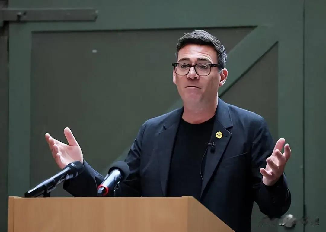 “搅屎棍”要下场了？在当地时间21日，英国新任首相伯纳姆已批准美军使用英国军事基
