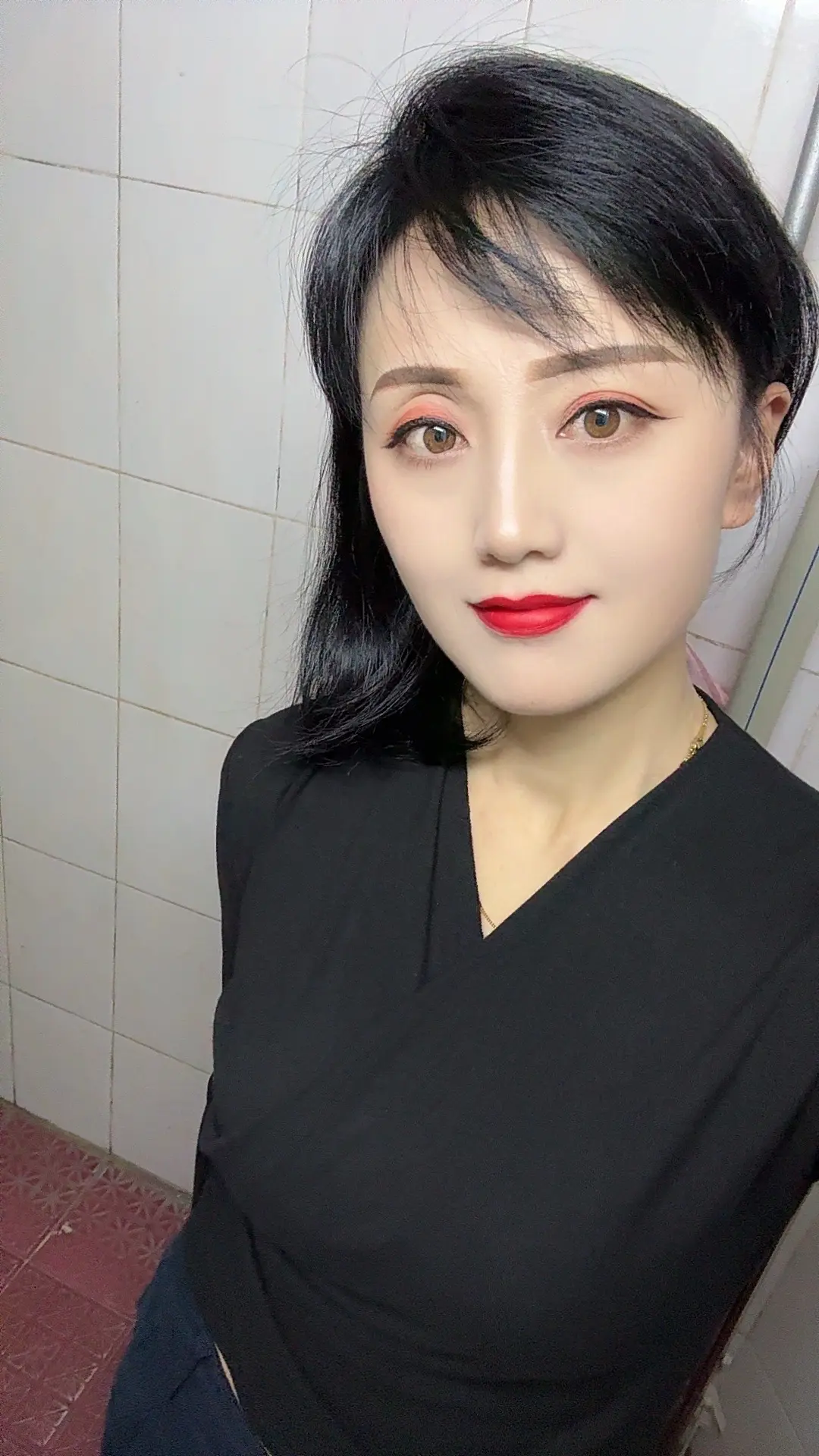 再谈往事，满心尽是遗憾，细细诉说，却全是藏不住的喜欢，到底要多理智清醒...