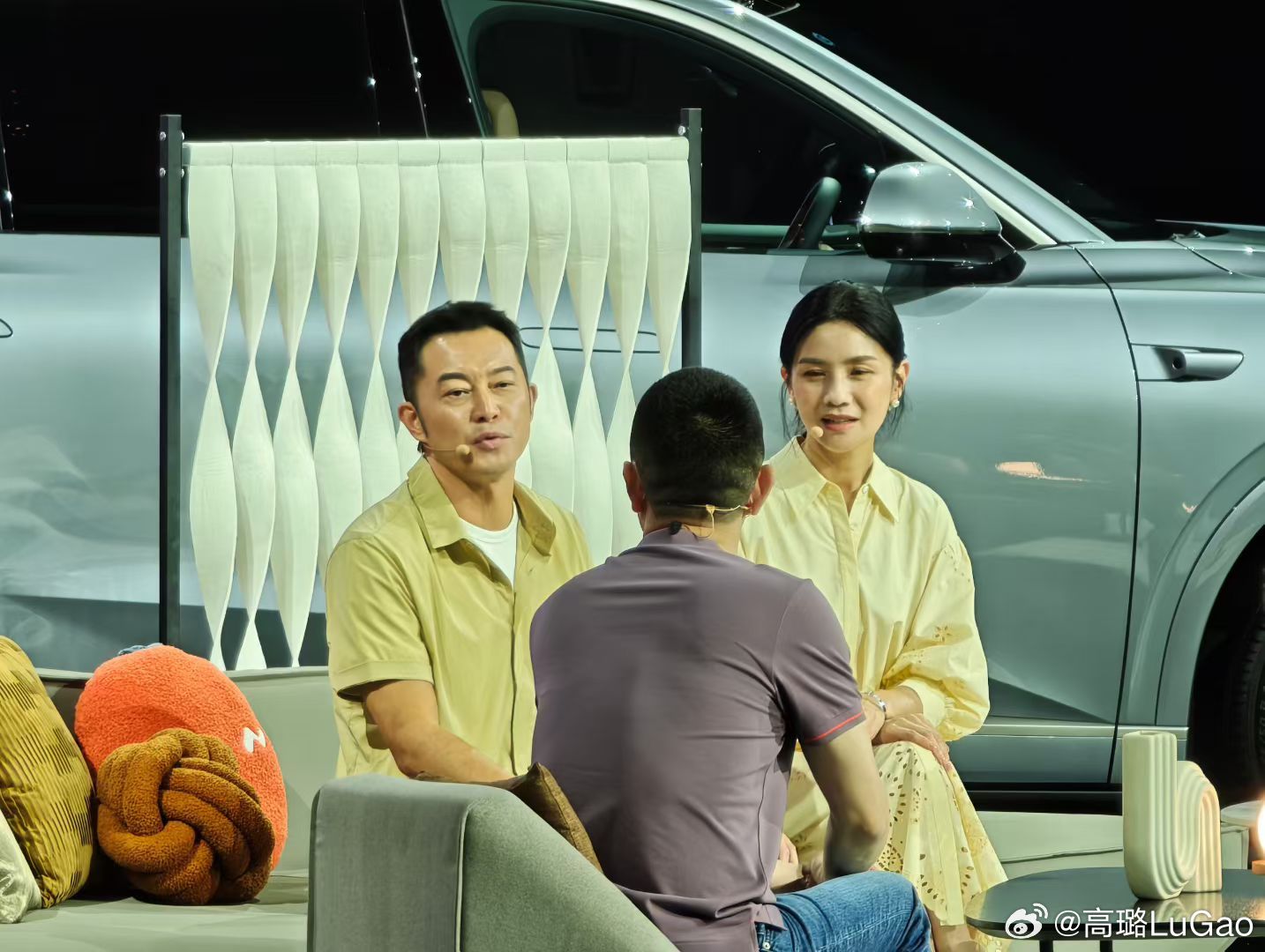 胡可说：买L90这件大事儿得听沙溢的，因为每个人坐得都舒服非常重要！乐道l90沙