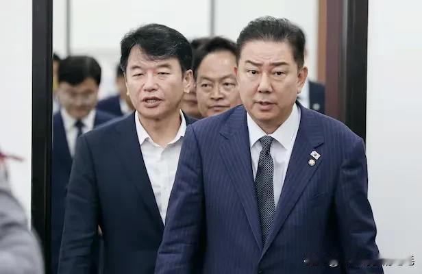 针对韩美政府协商中的战时作战指挥权（简称“作战权”）移交问题，共同民主党近日释放