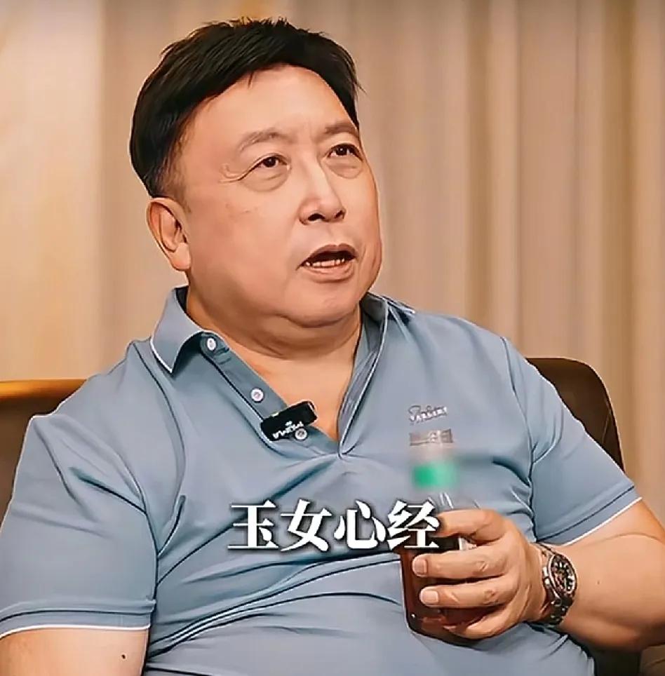 主持人问王晶：“之前有人说过王晶出品必出精品这句话，你怎么看？”

王晶：“不可