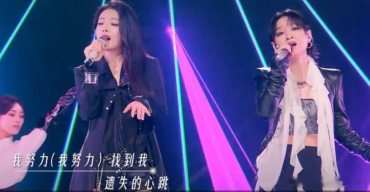 周笔畅喻言跨选秀时代同台天赐的声音解锁神仙合作，05超女周笔畅，青你2喻言，携手