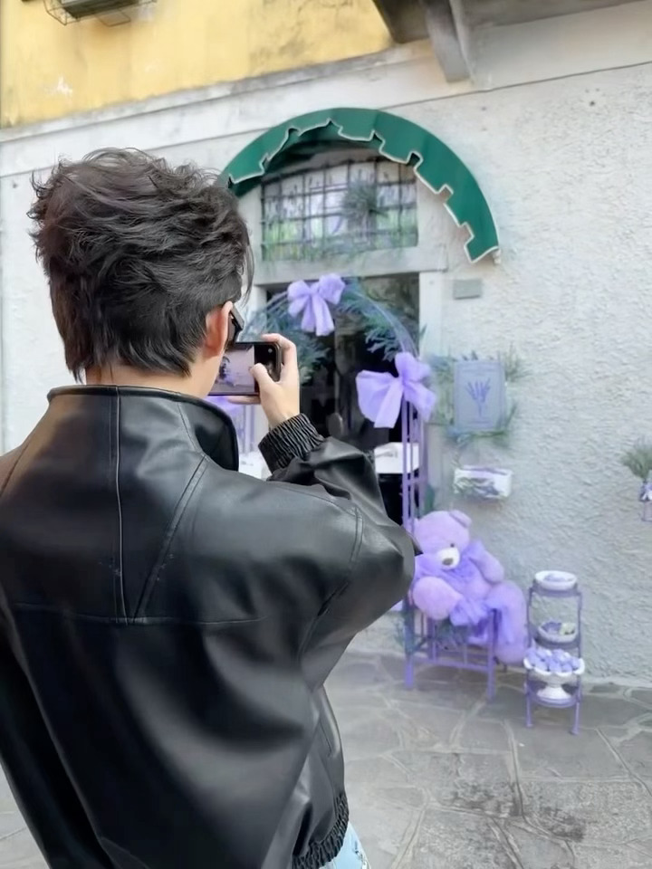 刘学义米兰时装周首封 ❄️刘学义兰香如故 图二来自学义3.1 INS～今天居然能