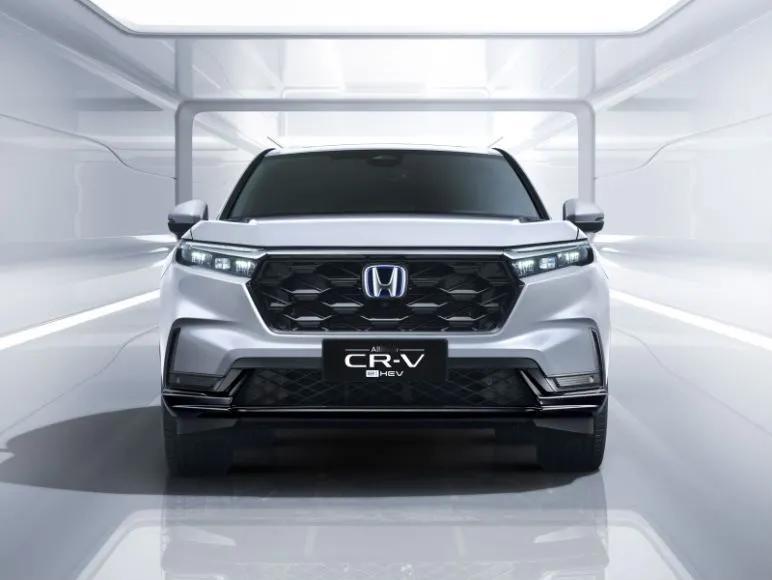 愉悦舒适，CR-V：20 年非凡之旅。
 
CR-V 入中国 20 年，汽车界璀