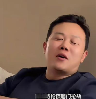 远赴墨西哥观看世界杯揭幕战，本是一场热血奔赴的圆梦之旅，可这名中国球迷刚落地就遭