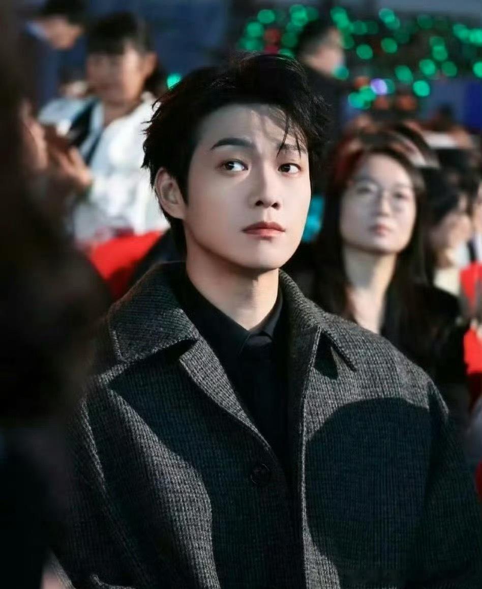 中国电影大数据荣誉之夜的艺人饭拍🈶魏大勋 丁程鑫 陈丽君 张峻豪 黄明昊 罗一