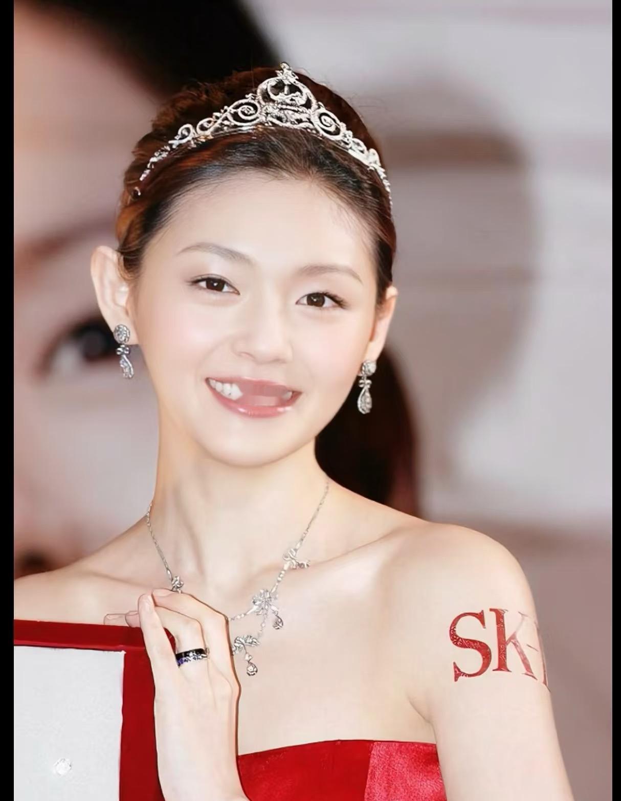 问题是她搞反了，在孩子最需要母亲的时候，她转身二婚了！我觉得当时她就没有处理好，