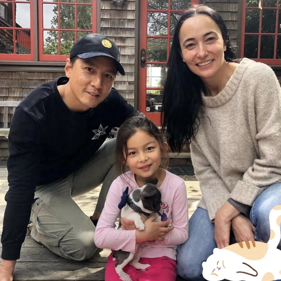 吴彦祖终于晒女儿照片了，这也太漂亮了！女儿像爹果然不是盖的，吴彦祖好基因没浪费~