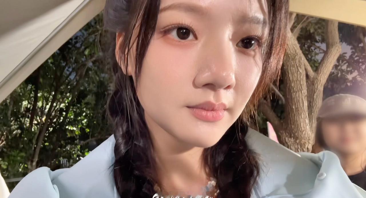 任敏真的太勇敢了，吃蚂蚁这种事情想想就觉得头皮发麻，她居然真的敢尝试。而且听说还