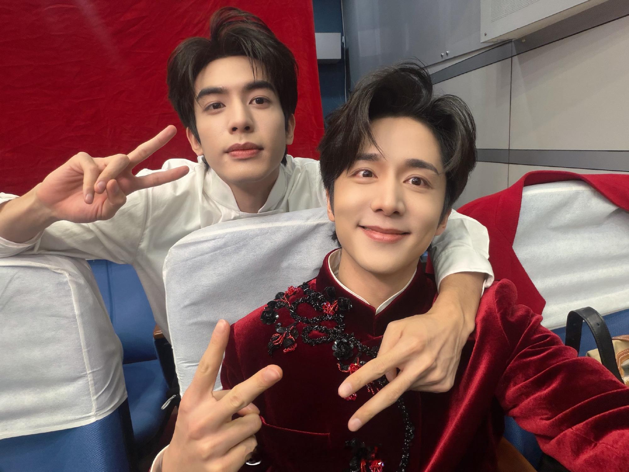 15551 是凌霄和子秋🥺 