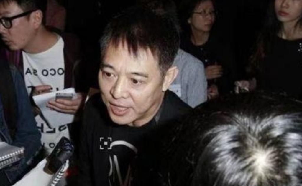 1994年，日本记者质问李连杰：“南京大屠杀死了30万人，你们一个个数的吗”？面