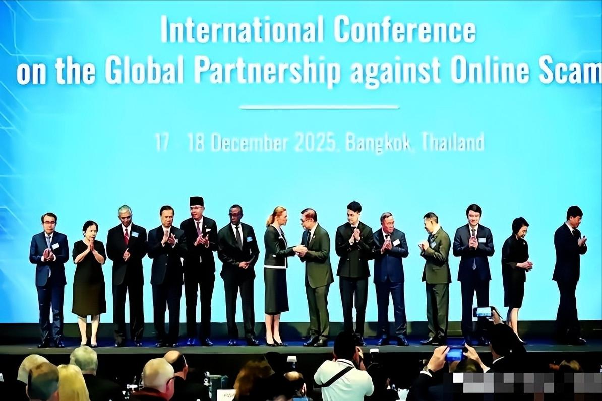 泰国这次刷新了全世界的三观，在自己家的领土上，不声不响地邀请了60个国家齐聚一堂