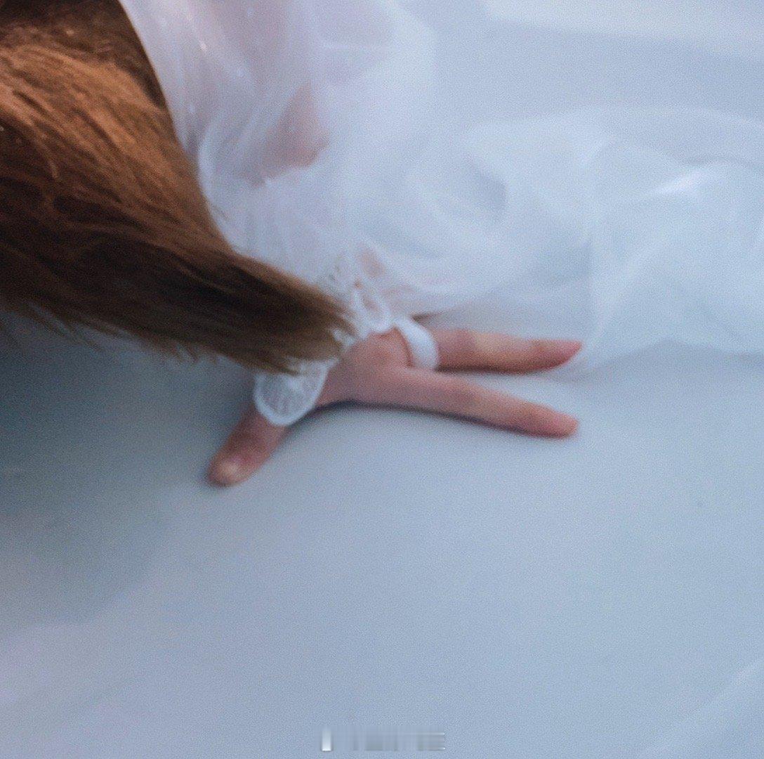 武内害了我 会在意想不到的地方冒出来一个鸡爪手 