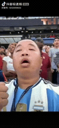 没想到这蓝胖子还是个见风使舵的两面派。

2026世界杯阿根廷对阵西班牙决赛的观